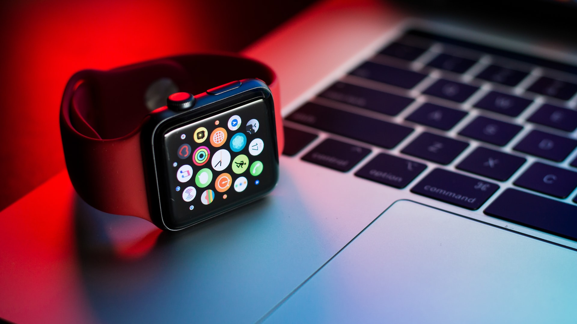 Smartfony kompatybilne z iPhone – co poza Apple Watch?